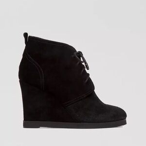 VINCE CAMUTO
Lace Up Wedge Booties - Kiotio